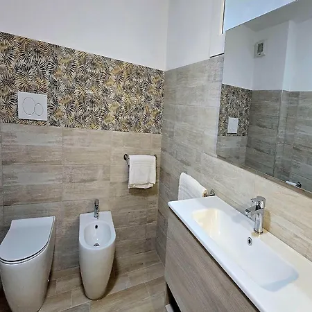 With Sea View And Terrace קאסטלסארדו